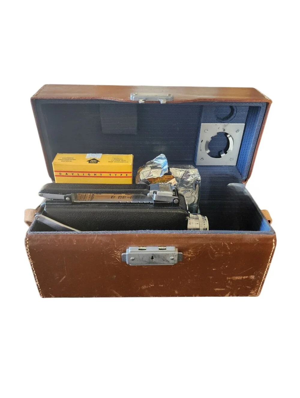 1940s Cine Kodak magazine 16 Movie Camera With Leather Case 3 Film Magazines